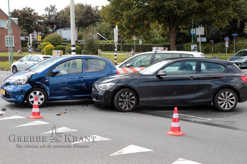 Rhenen, 18 september 2015. Ongeval kruising Achterbergsestraatweg/Cuneraweg. Fotograaf: Peter Kuhl.