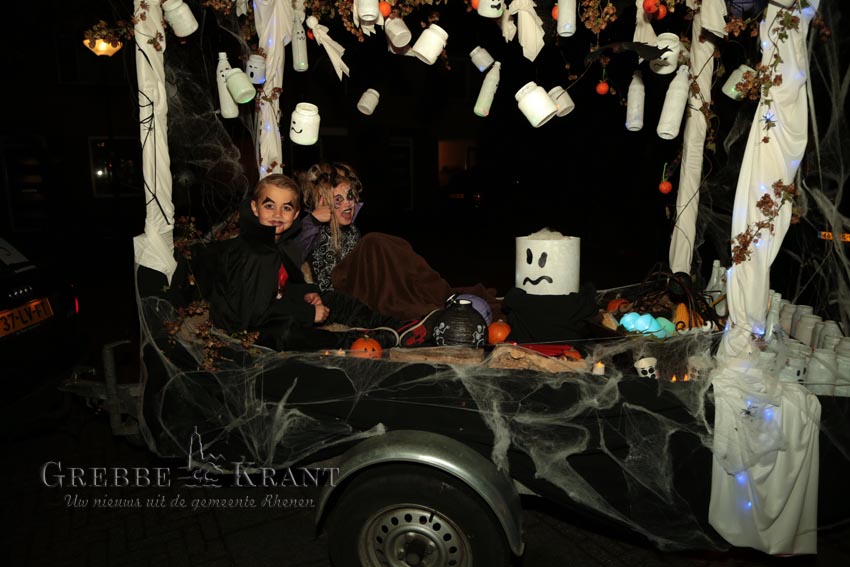 Elst, 17 oktober 2015. Lampionnenoptocht. Fotograaf: Peter Kuhl.