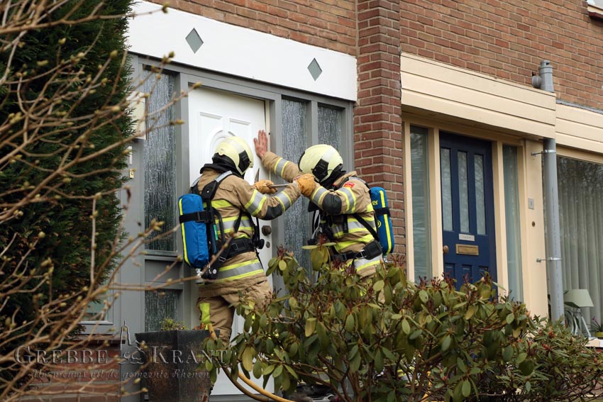 Rhenen, 22 maart 2016. Brandweer rukt uit voor rook uit CV. Fotograaf: Peter Kuhl.