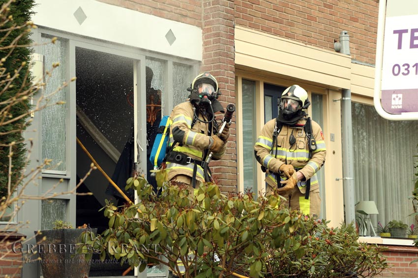 Rhenen, 22 maart 2016. Brandweer rukt uit voor rook uit CV. Fotograaf: Peter Kuhl.